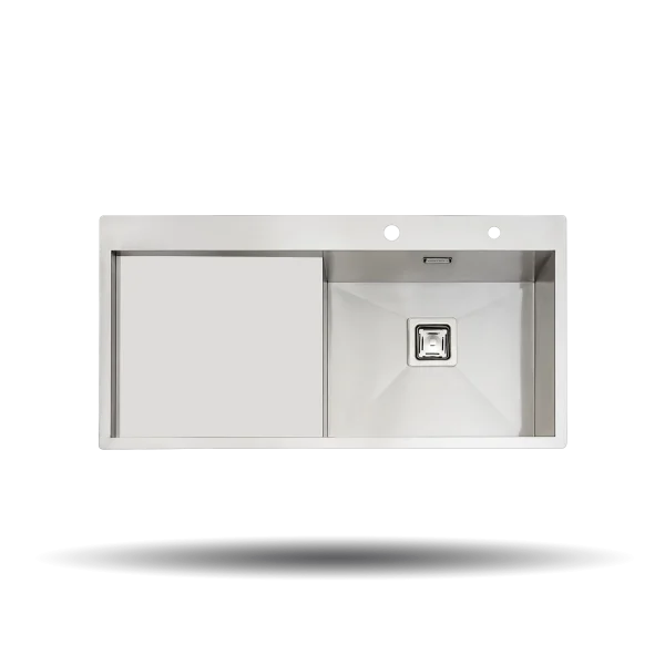 سینک کورینی پرنیان استیل مدل PS 4231 با ابعاد 100×50 سانتی‌متر، استیل ضد زنگ 18/10، لگن باکس زاویه R0، متعلقات تخته ساطور چوبی، سبد فلزی و جامایع.